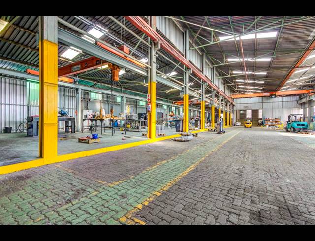3,400M² BUILDING FOR SALE IN VULCANIA